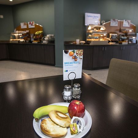 Holiday Inn Express St. Louis Central West End By Ihg Екстериор снимка