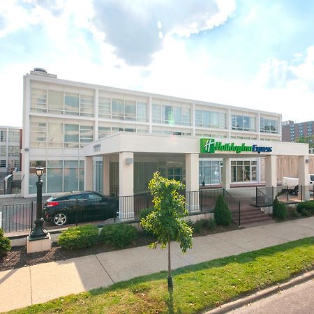 Holiday Inn Express St. Louis Central West End By Ihg Екстериор снимка