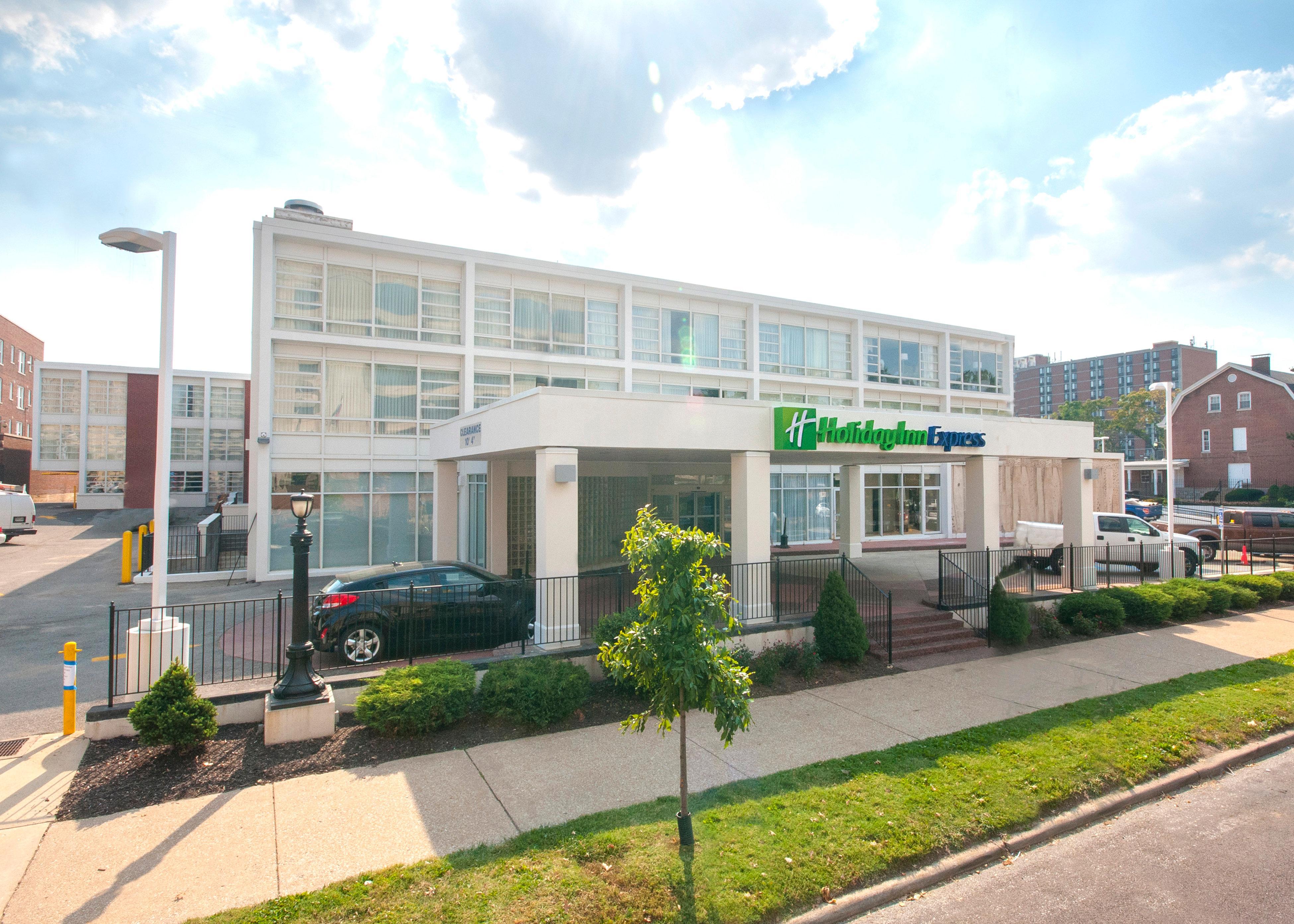 Holiday Inn Express St. Louis Central West End By Ihg Екстериор снимка