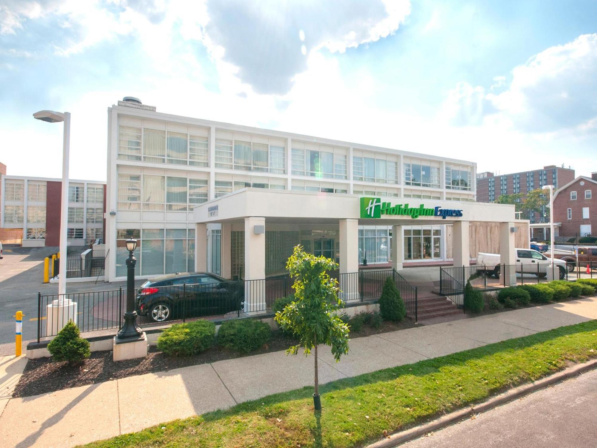 Holiday Inn Express St. Louis Central West End By Ihg Екстериор снимка